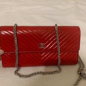 ♦️Authentic Chanel Chevron Patented Long Wallet Crossbody